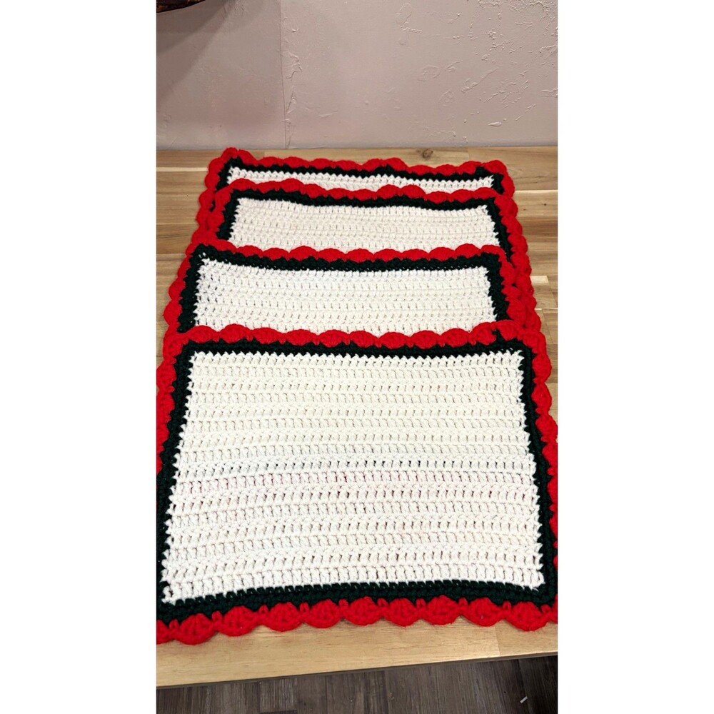 Handmade Crocheted Christmas Placemat Acrylic White Red Green Scalloped 15x11 in